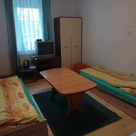 Czerwony Dom بيت ضيافة